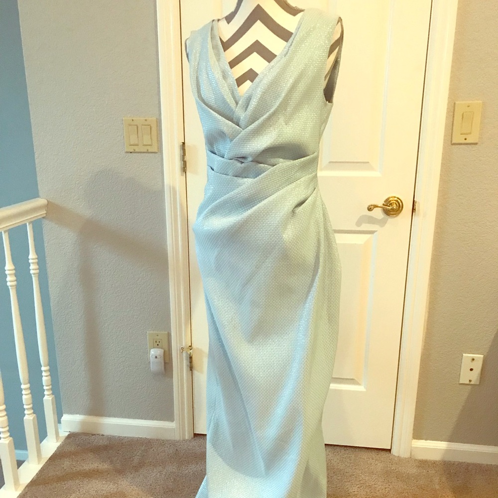 Chic Light Blue Sleeveless Gown